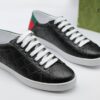 구찌 블랙 엠보  띠로고 스니커즈