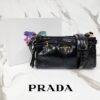 프라다 스몰 가죽 숄더백