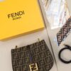 펜디 [FENDI] 수입프리미엄급 커'몬 미디엄 백