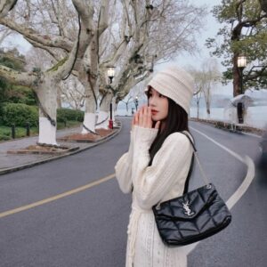 생로랑 루루 퀄팅 푸퍼