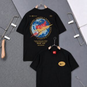 나이키 골드스우시 NASA 테마 그래픽 티셔츠
