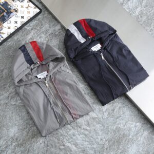 톰브라운 백삼선 홑겹 바람막이