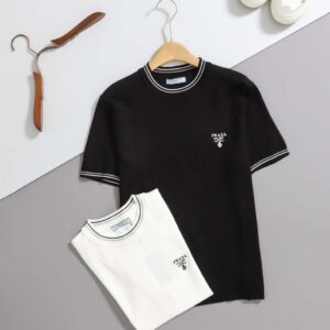 프라다 [ P*ADA ] 필라노 라인 체스트 자수로고  반팔니트