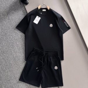 몽클레어 와펜 로고 반팔 & 반바지 세트